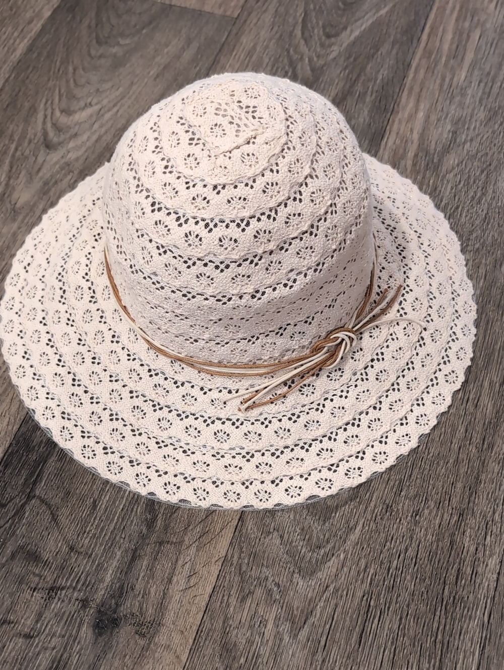 Women’s Crochet Sun Hat with Bow Trim - Cream